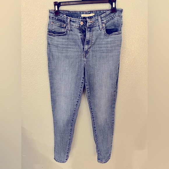 High Rise Skinny Levi’s - Picture 1 of 3